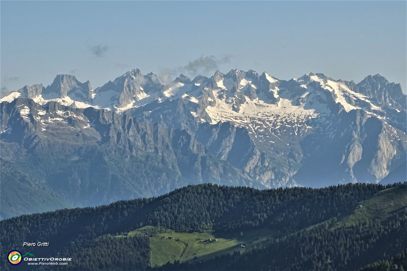 10 Zoom verso le Alpi Retiche.JPG